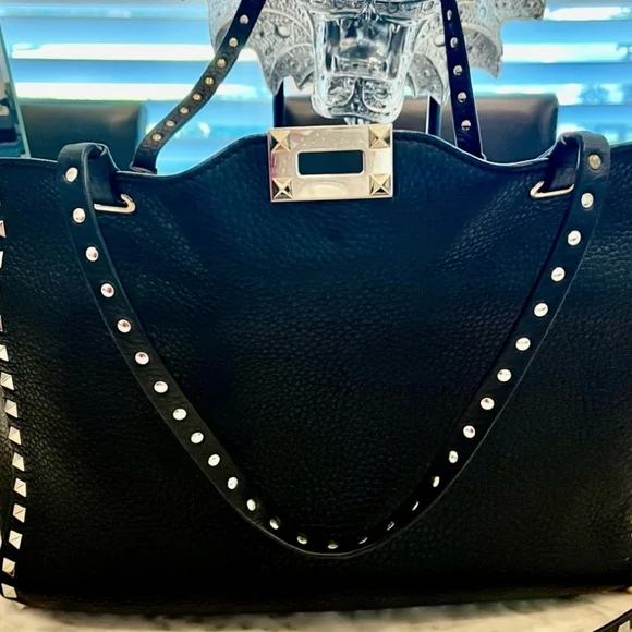 Valentino Garavani Rockstud Tote - Picture 12 of 14